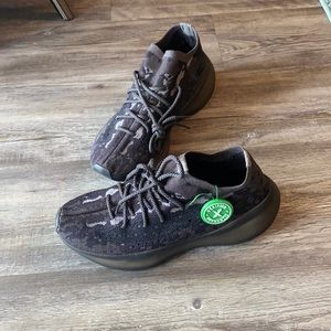 Men’s Yeezy Boost 380 Onyx Black Size 8